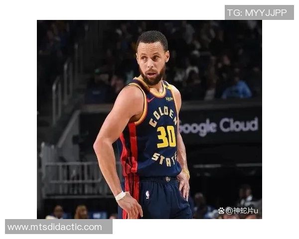 新奥尔良鹈鹕队与雷霆的激烈对决揭示了NBA季后赛的悬念与精彩瞬间