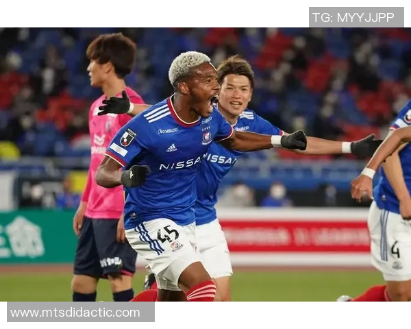 名古屋勇夺胜利东京绿茵奋力拼搏的精彩对决回顾