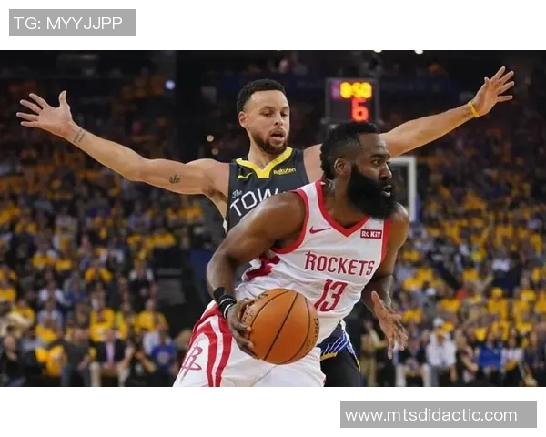 勇士与太阳第三节激战回顾球员表现与战术分析全景呈现 勇士与太阳第三节激战回顾球员表现与战术分析全景呈现