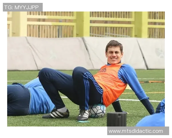 恒大与东方激烈对骂引发球迷热议双方言辞犀利谁能赢得舆论战 恒大与东方激烈对骂引发球迷热议双方言辞犀利谁能赢得舆论战